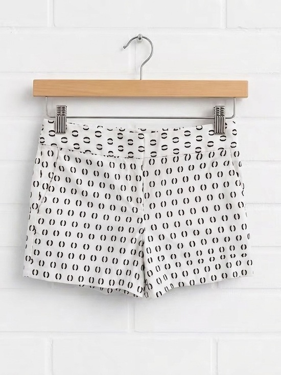 LOFT Pants - LOFT Riviera Textured Clip Dot Chino Shorts White Black Size 8